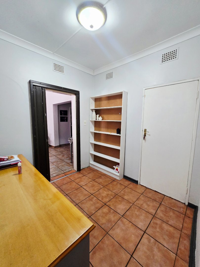 5 Bedroom Property for Sale in Flamwood North West